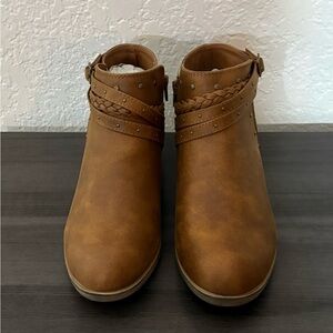 Women's Sugar Tidbit 2 Booties Size 9 NIB